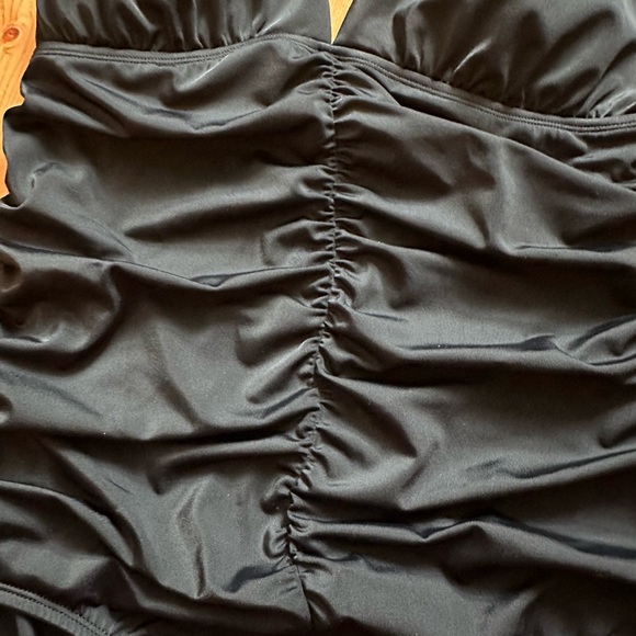 Jantzen Krinkle One Piece Swimsuit - Picture 4 of 6